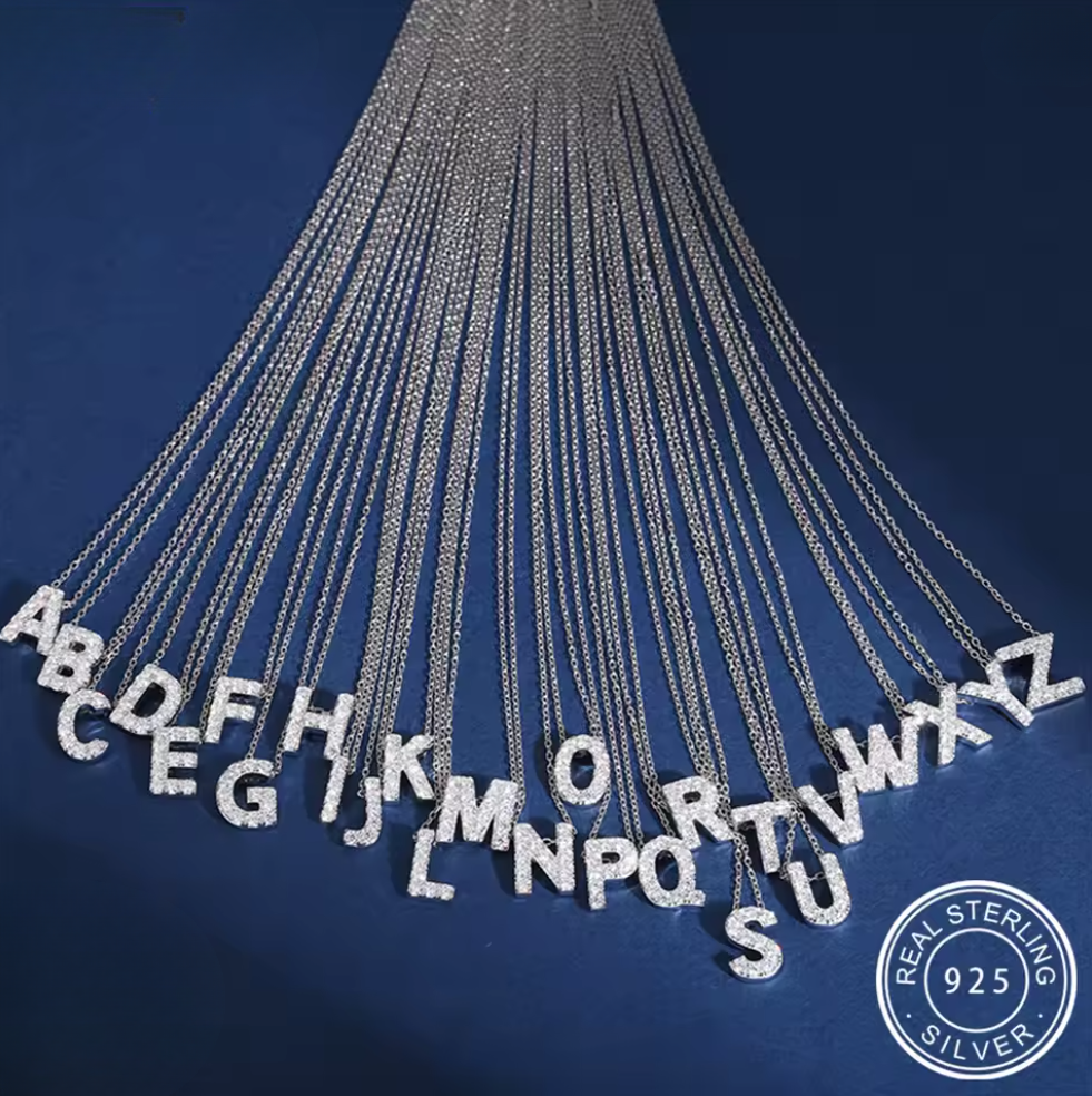 Colar Letra Petit Moissanite - 100% Prata 925