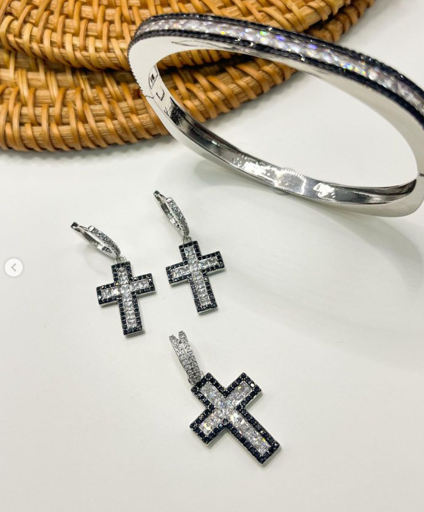 Pingente Cruz Style - Cravejado com zircônias