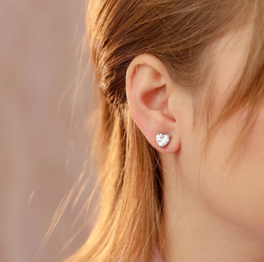 Brinco de Coração Solitário