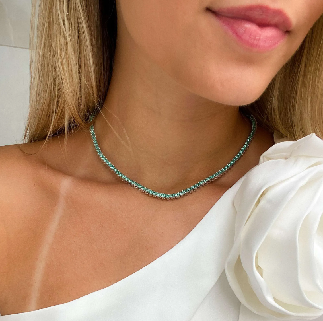 Riviera verde turmalina três pontas - Cravejada com zircônias