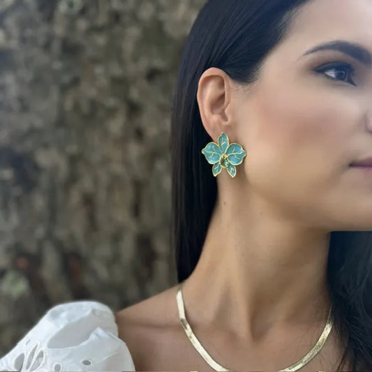 Brinco Flor Orquídea turquesa esmaltada - pintado a mão