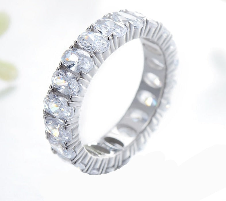 Anel Classic - 100% Prata 925 com zircônias
