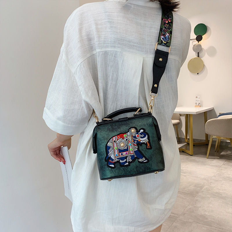Bolsa de Couro Elephant - Bordada a Mão