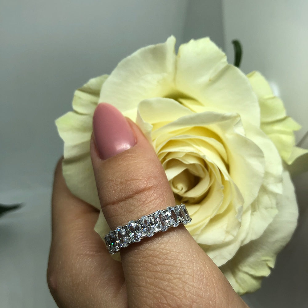 Anel Classic - 100% Prata 925 com zircônias