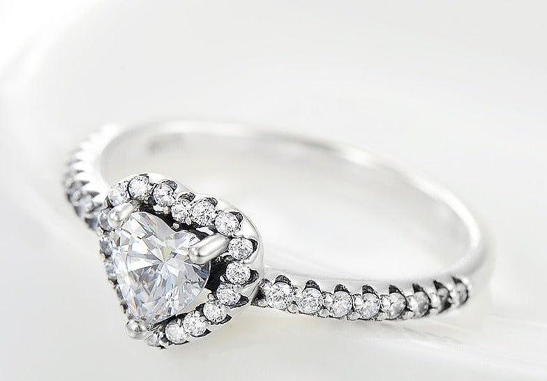 Anel Diamond Heart - 100% Prata com zircônias