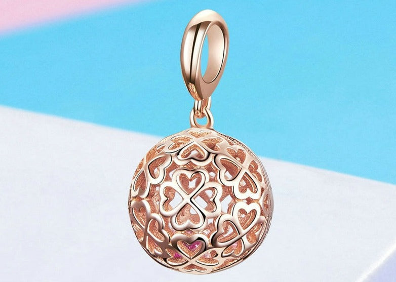 Charm Pendente Velvet Flower - 100% Prata 925 banhada a Ouro 18k