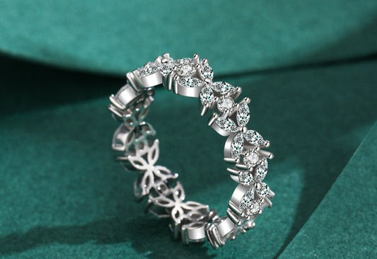 Anel Crystal Flower - 100% Prata com zircônias