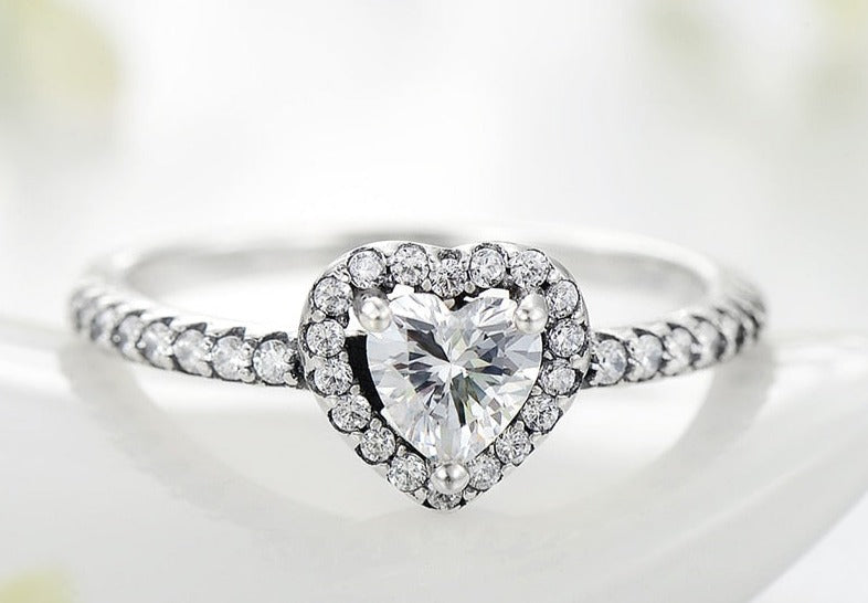 Anel Diamond Heart - 100% Prata com zircônias