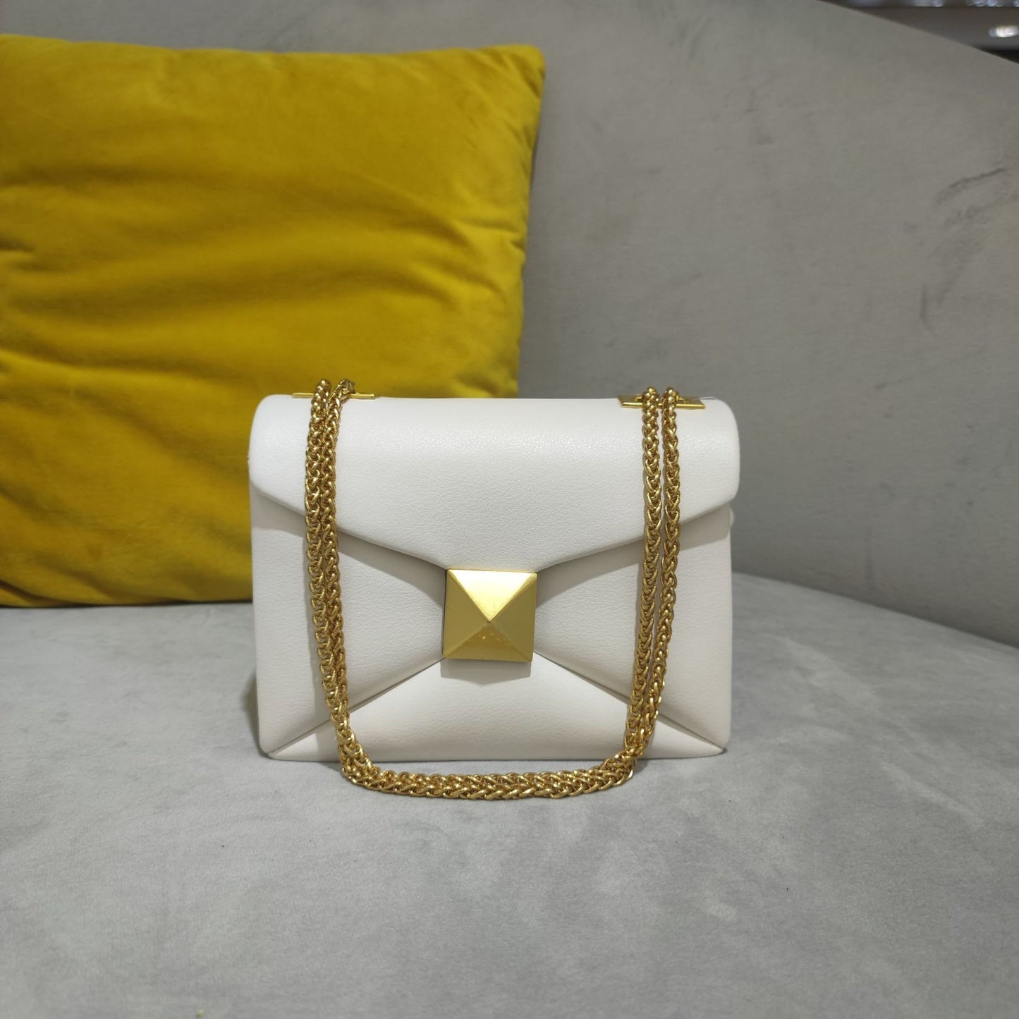 Bolsa One Stud - 100% Couro Legítimo