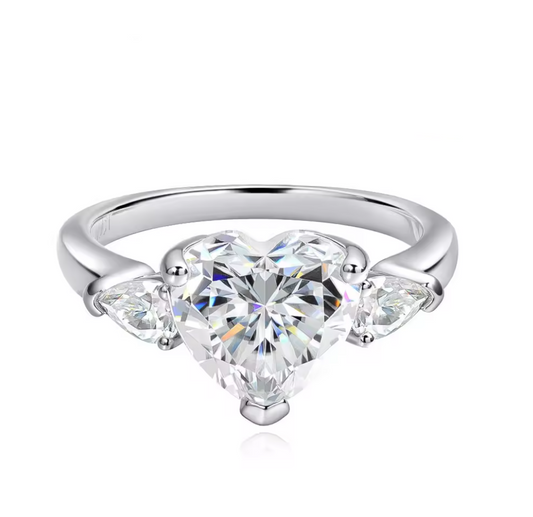 Anel Coração Cut Moissanite - 100% Prata 925
