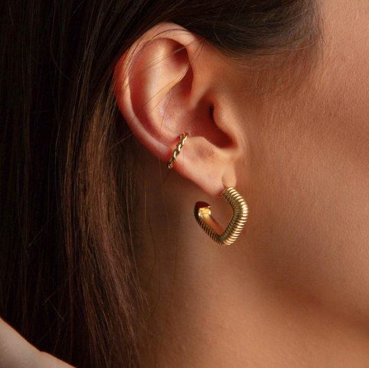 Brinco argola quadrada - Banhada a ouro 18k