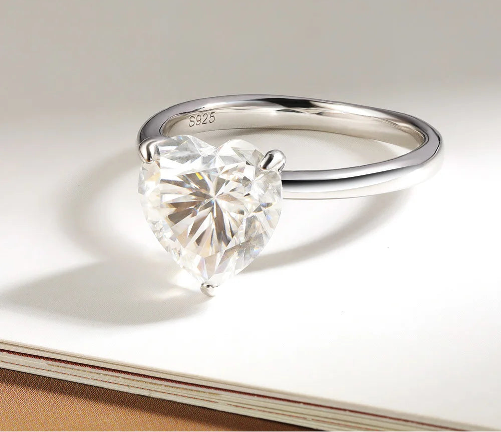 Anel solitário de Coração Moissanite - 100% Prata 925