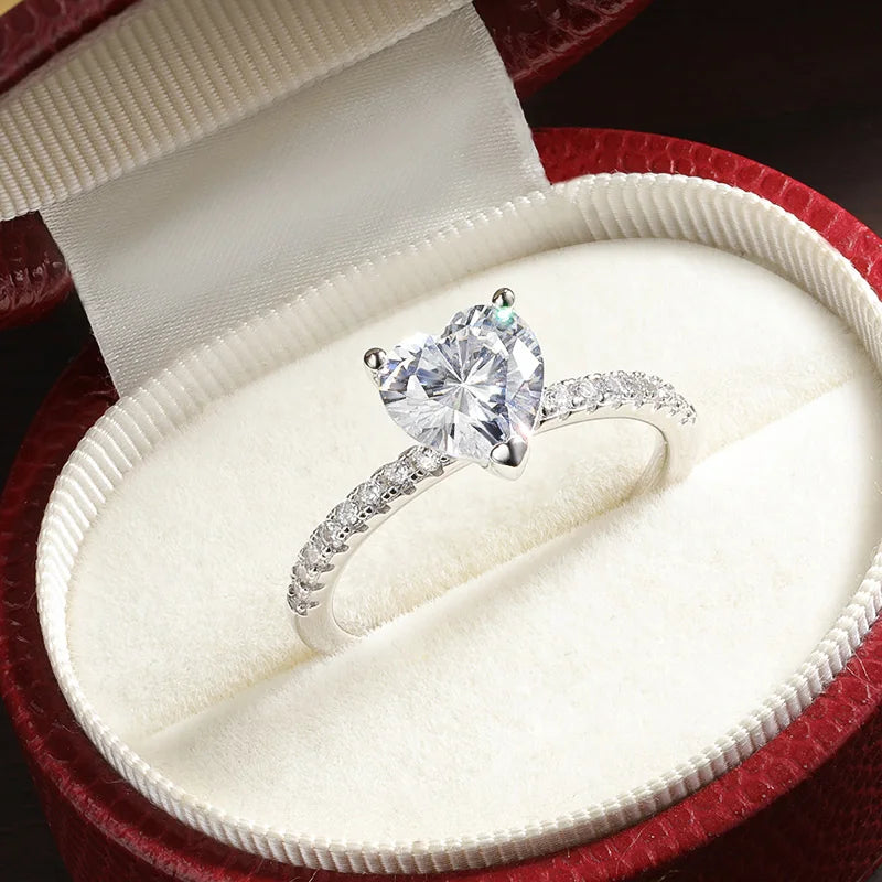 Anel de Coração Solitário Moissanite - 100% Prata 925