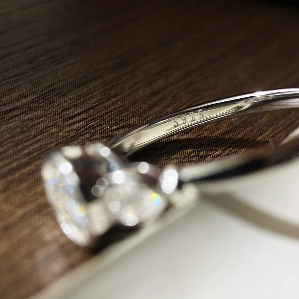 Anel Lyria Moissanite - 100% Prata 925