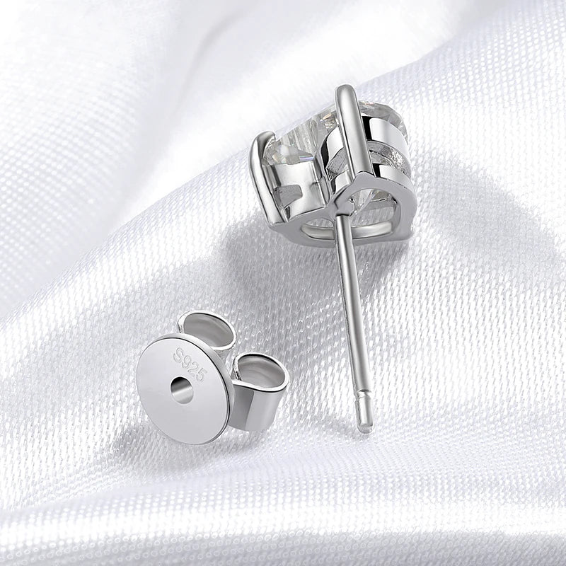 Brinco Solitário de Coração Moissanite 1CT - 100% Prata 925